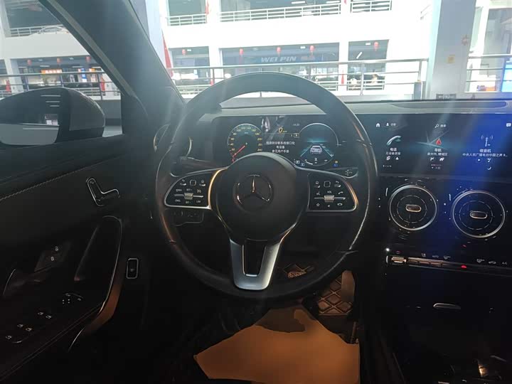 Фото 11 - Mercedes-Benz A-Class