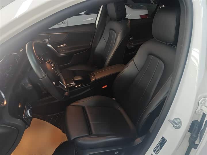 Фото 15 - Mercedes-Benz A-Class