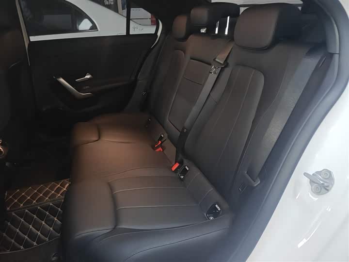 Фото 17 - Mercedes-Benz A-Class