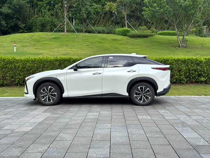 Фото 5 - Lexus RZ