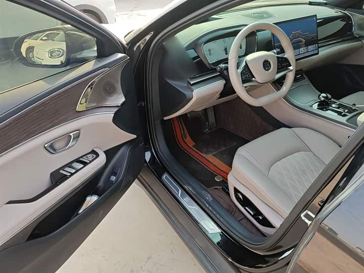 Фото 16 - BYD Han