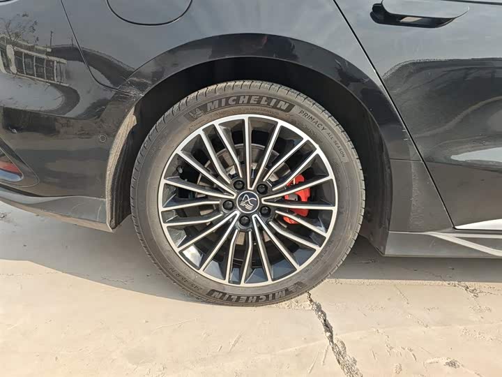 Фото 26 - BYD Han