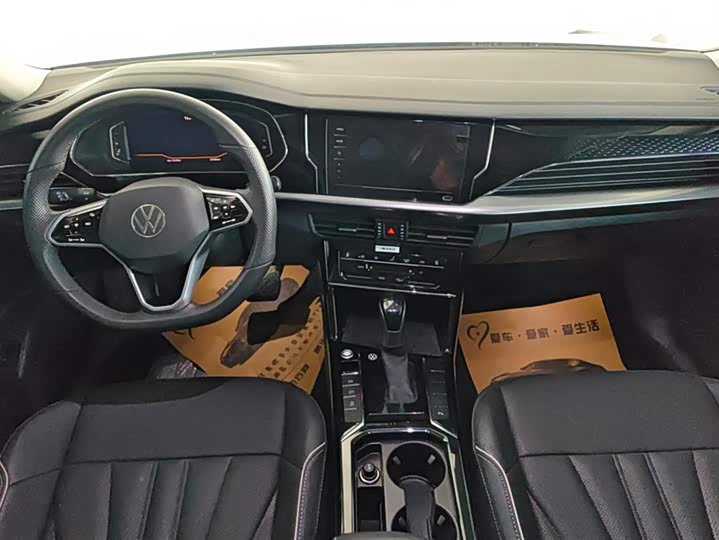 Фото 12 - Volkswagen Passat