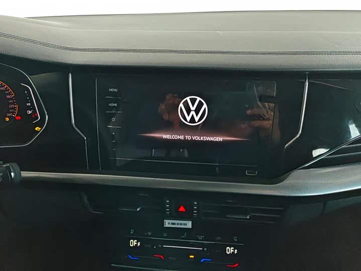 Фото 13 - Volkswagen Passat