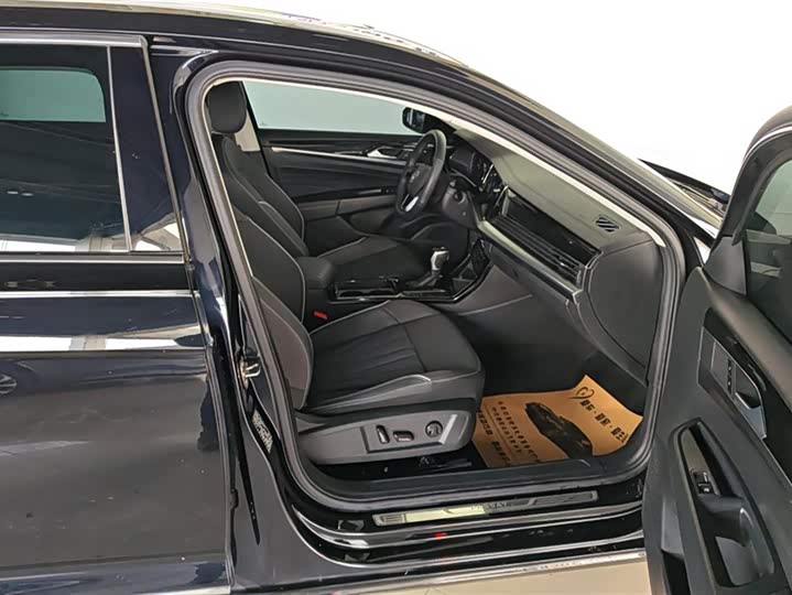 Фото 8 - Volkswagen Passat