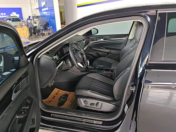 Фото 9 - Volkswagen Passat