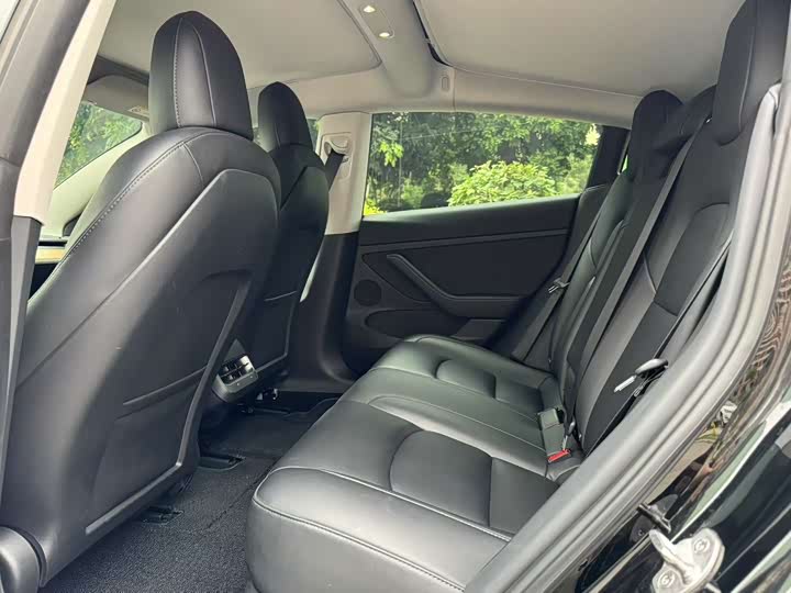 Фото 6 - Tesla Model 3