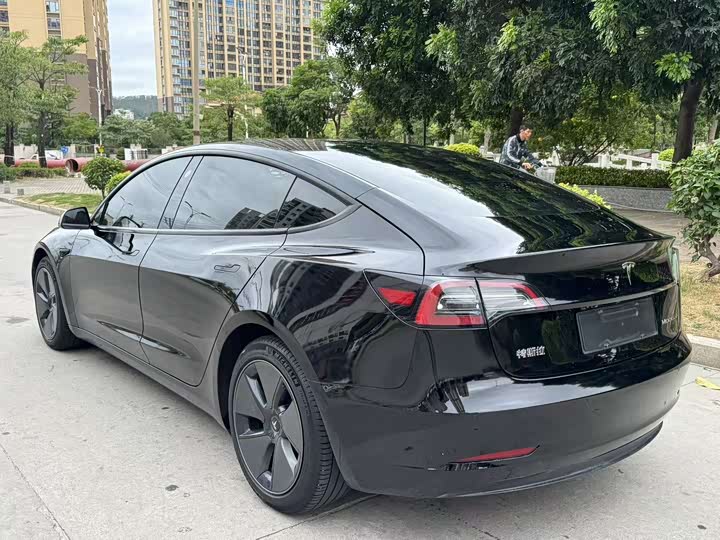 Фото 7 - Tesla Model 3