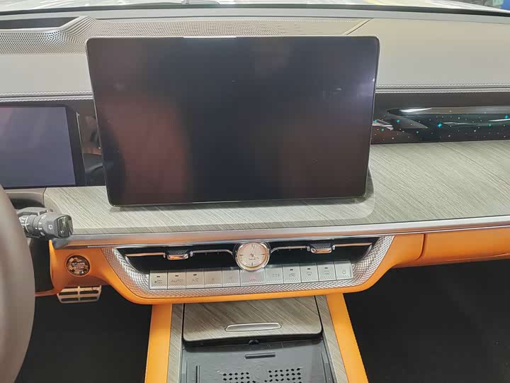 Фото 9 - Tank 500 Hybrid