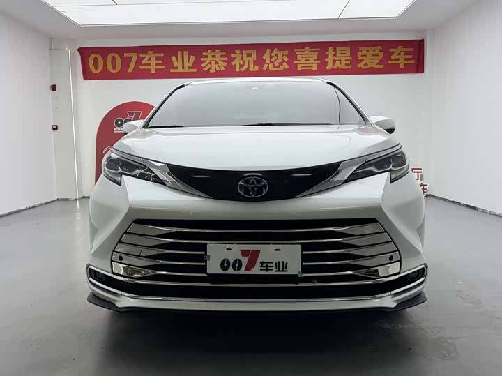 Фото 2 - Toyota Sienna