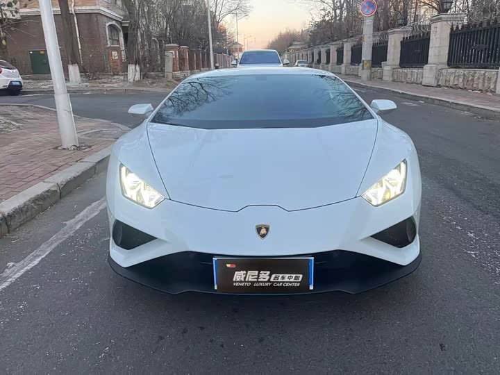 Фото 1 - Lamborghini Huracán