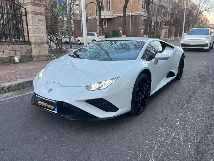 Фото 2 - Lamborghini Huracán