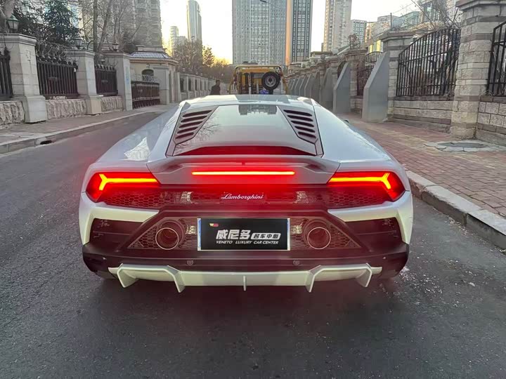 Фото 4 - Lamborghini Huracán