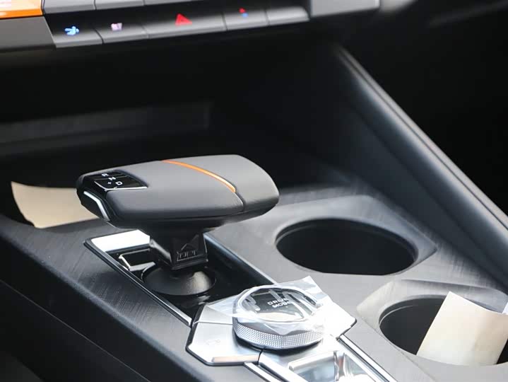 Фото 19 - Changan UNI-V