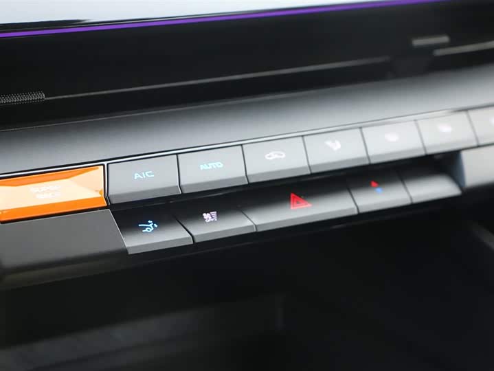 Фото 22 - Changan UNI-V