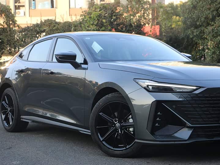 Фото 3 - Changan UNI-V