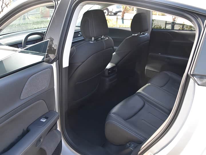 Фото 10 - XPeng G6