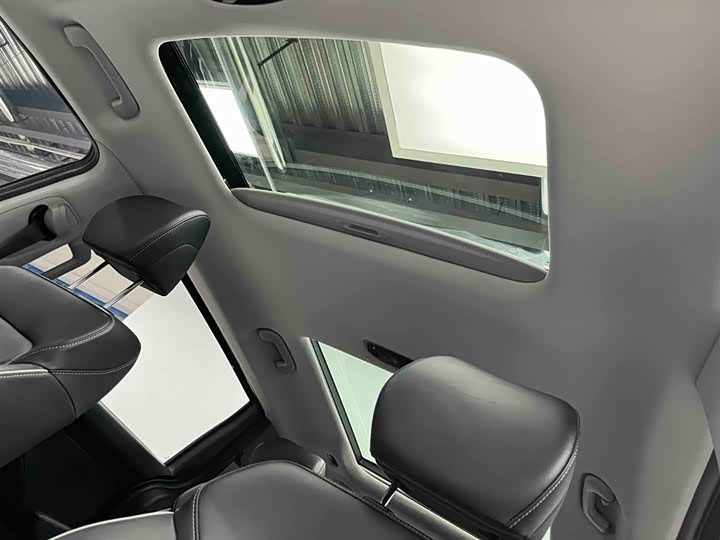 Фото 9 - Hyundai Custo