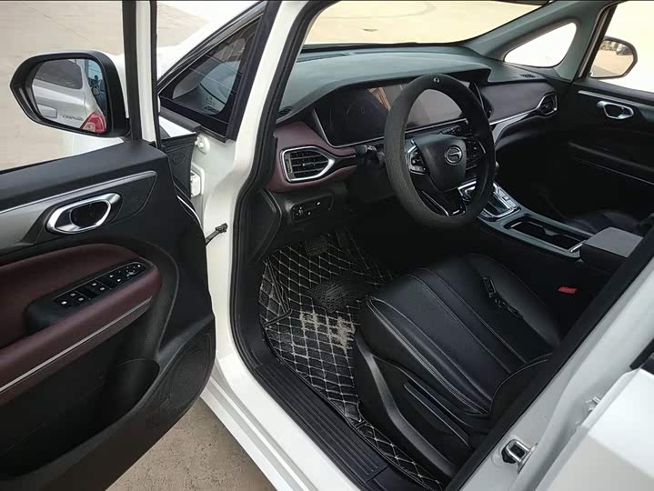 Фото 15 - GAC Trumpchi M6