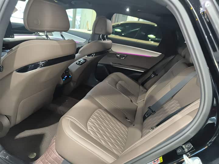 Фото 16 - BYD Han