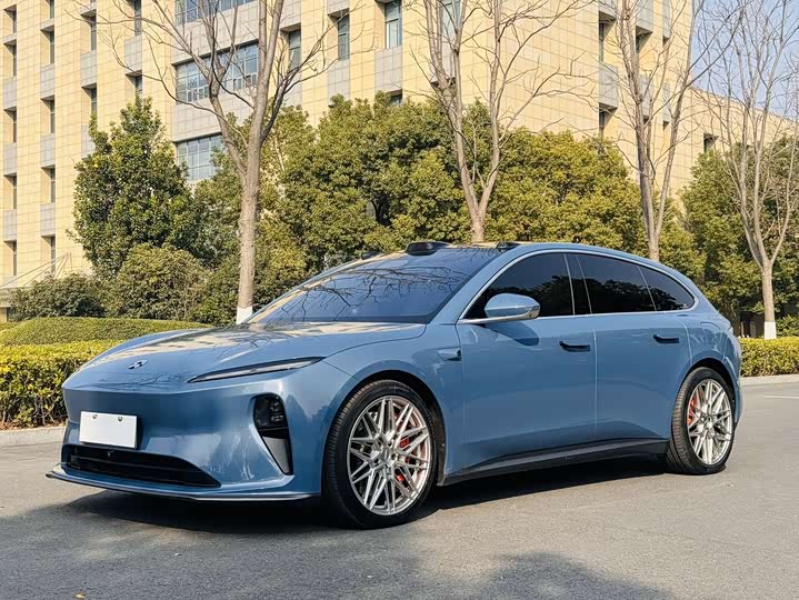 Фото 1 - Nio ET5T