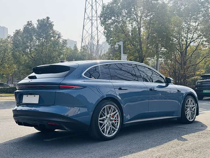 Фото 6 - Nio ET5T