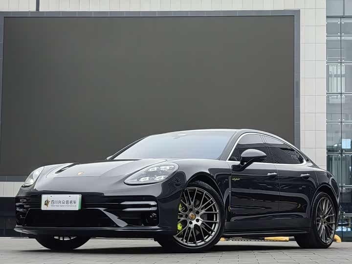 Фото 1 - Porsche Panamera Hybrid