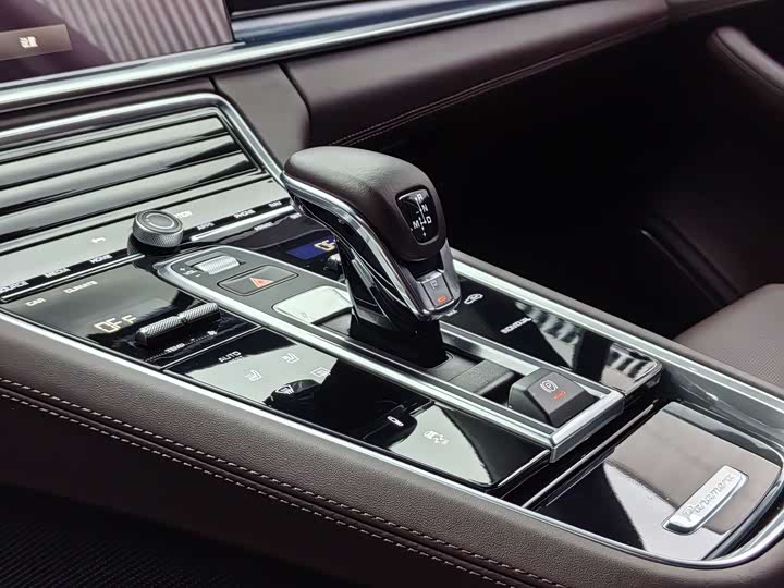 Фото 13 - Porsche Panamera Hybrid