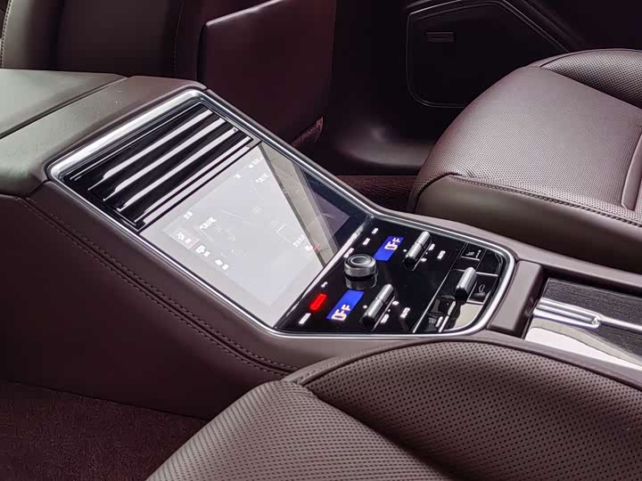 Фото 17 - Porsche Panamera Hybrid