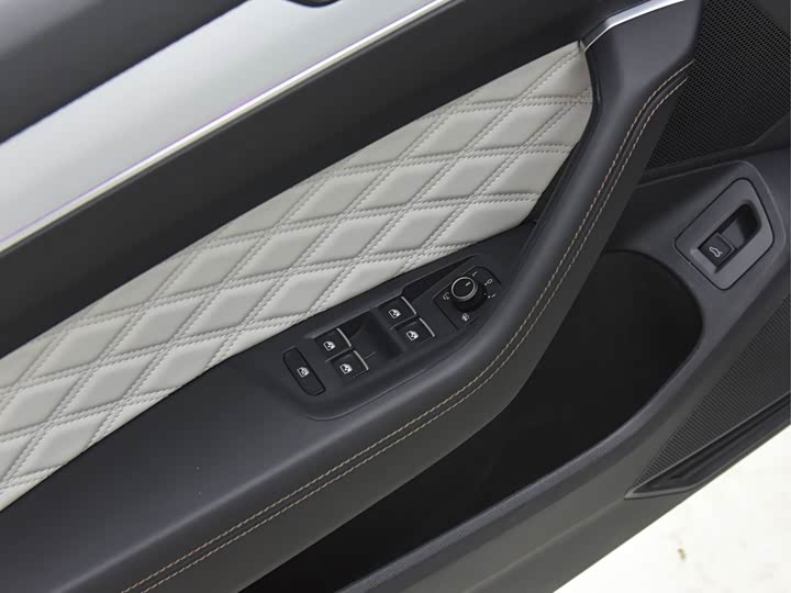 Фото 10 - Volkswagen Magotan