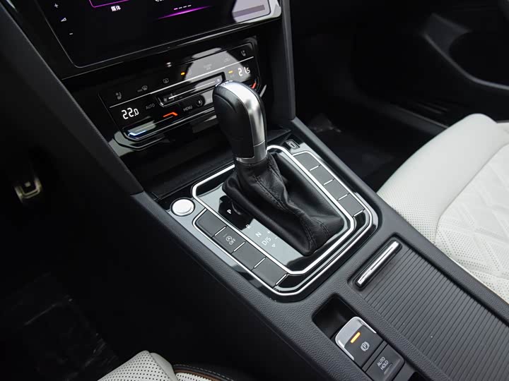 Фото 12 - Volkswagen Magotan