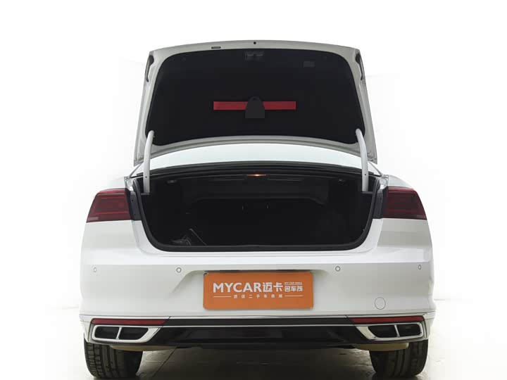 Фото 14 - Volkswagen Magotan