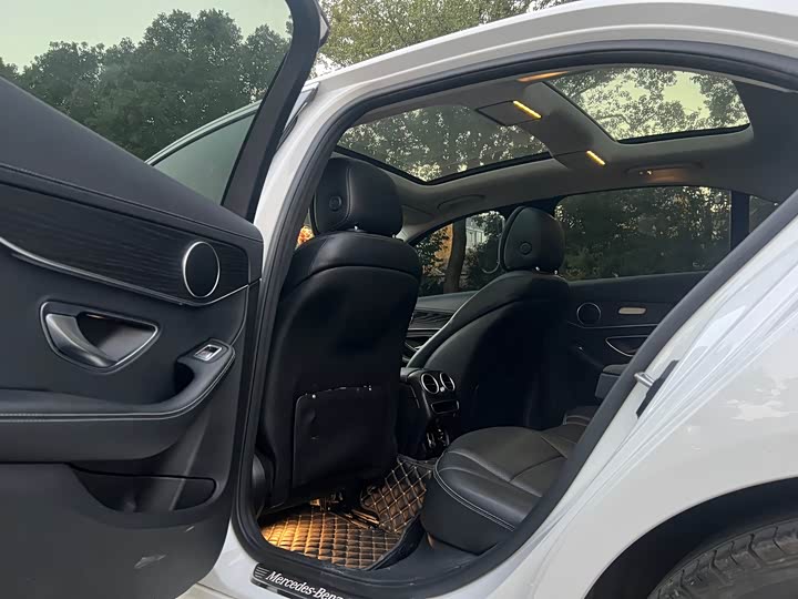 Фото 6 - Mercedes-Benz C-Class