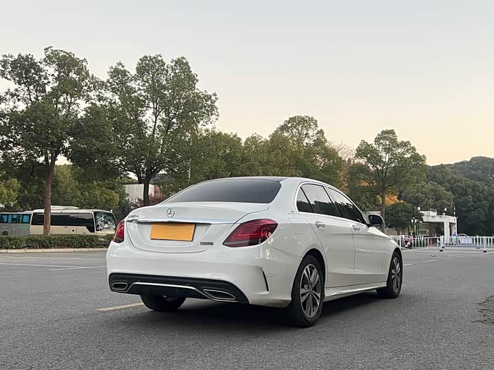 Фото 7 - Mercedes-Benz C-Class