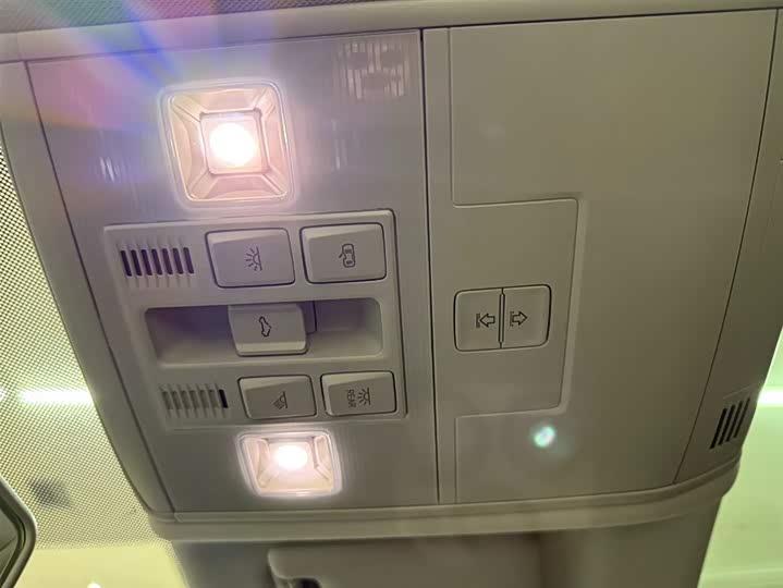 Фото 14 - Volkswagen Sagitar L