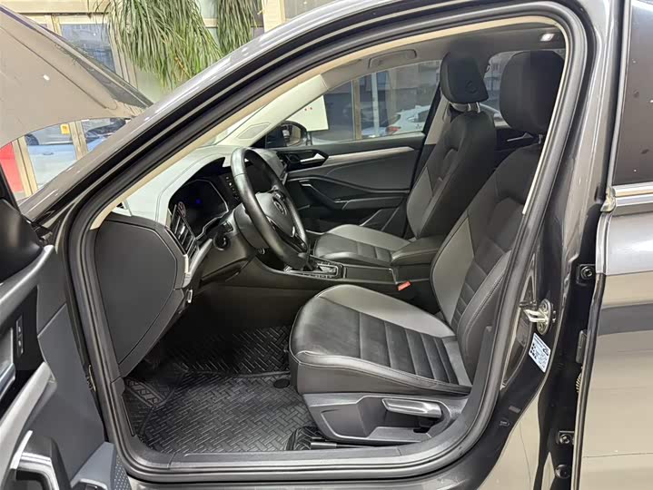 Фото 16 - Volkswagen Sagitar L