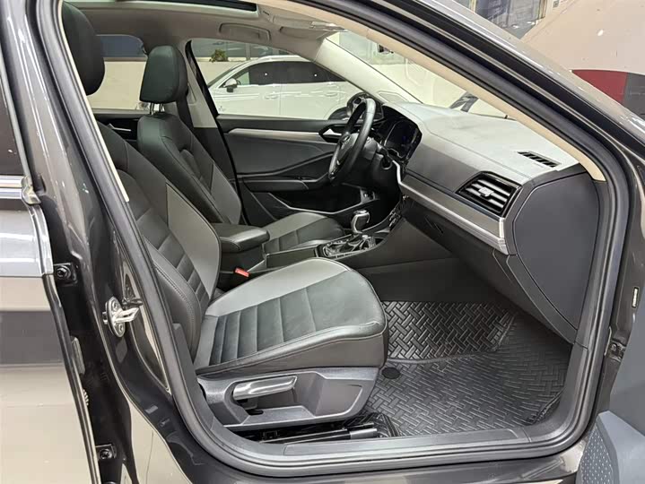 Фото 21 - Volkswagen Sagitar L