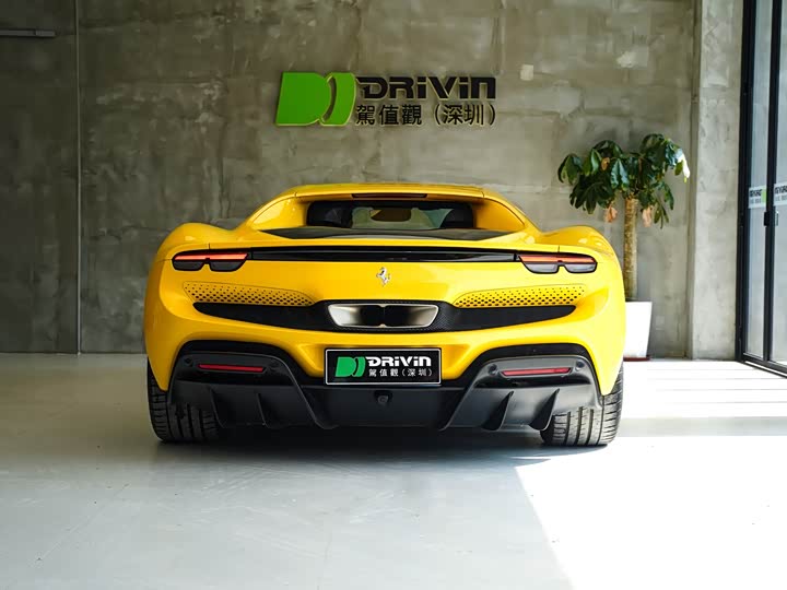 Фото 4 - Ferrari 296