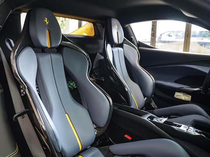 Фото 8 - Ferrari 296