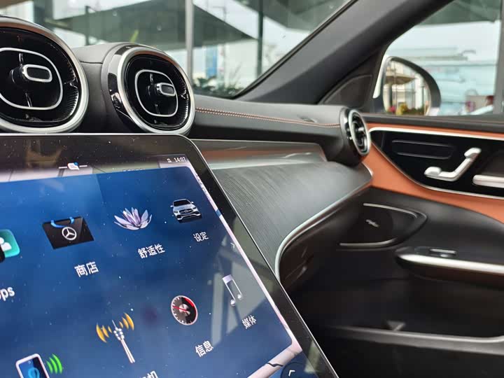 Фото 11 - Mercedes-Benz C-Class