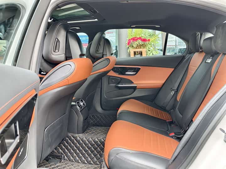 Фото 18 - Mercedes-Benz C-Class