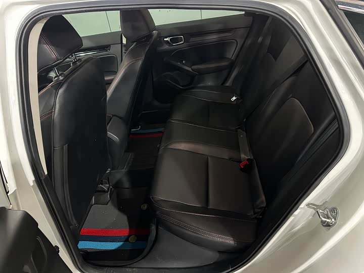 Фото 10 - Honda Civic