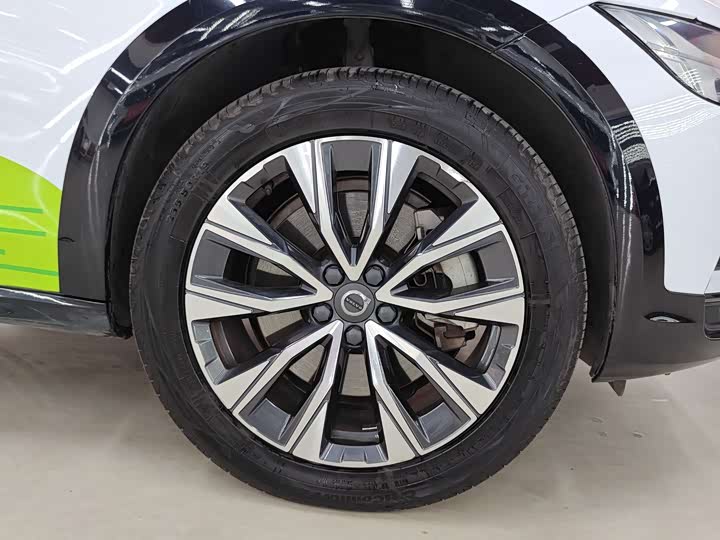 Фото 21 - Volvo V90