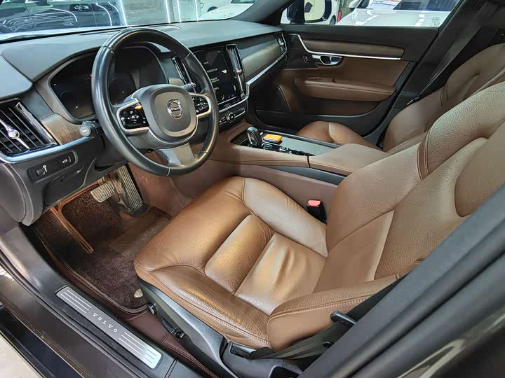 Фото 7 - Volvo V90