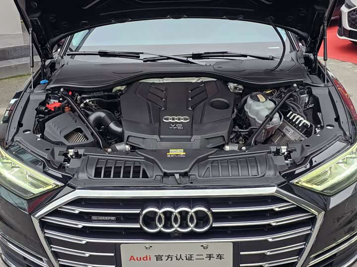 Фото 11 - Audi A8