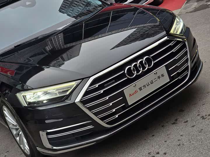 Фото 7 - Audi A8