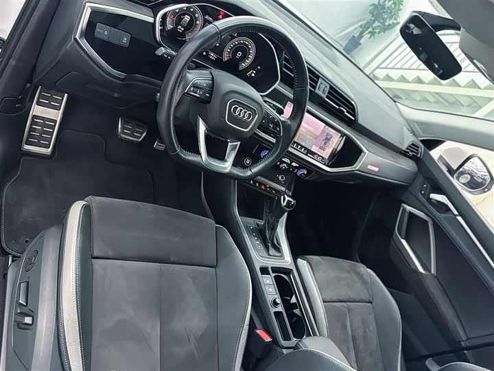 Фото 11 - Audi Q3