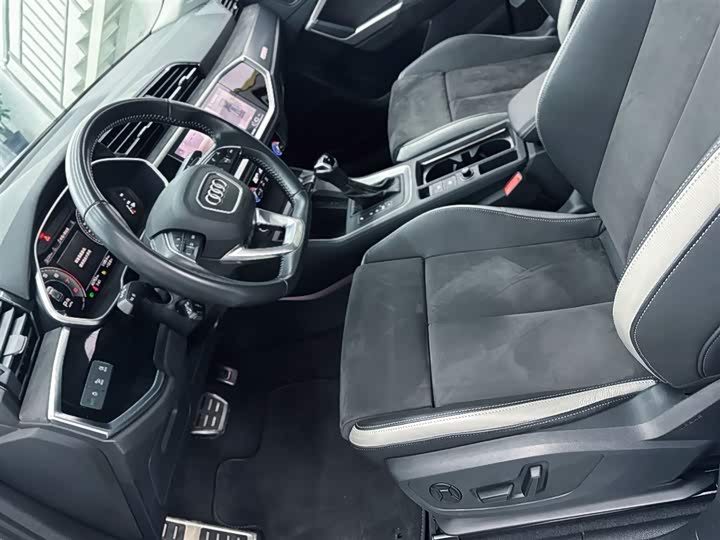 Фото 15 - Audi Q3