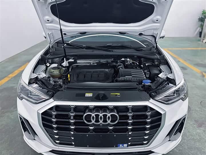 Фото 2 - Audi Q3