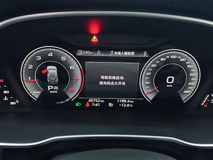 Фото 4 - Audi Q3